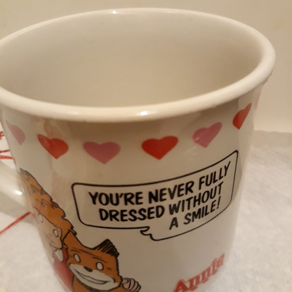 Great  NWT orphan Annie mug - Picture 2 of 9